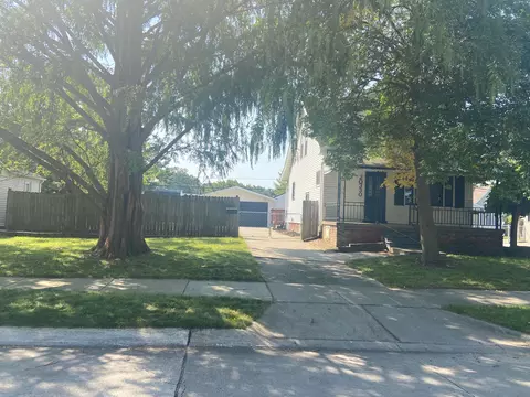 20330 Rosedale St, Saint Clair Shores, MI 48080