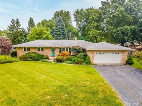 11519 Fisher Rd, Belleville, MI 48111