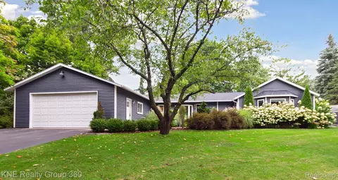 1513 N Orchard Dr, Traverse City, MI 49686