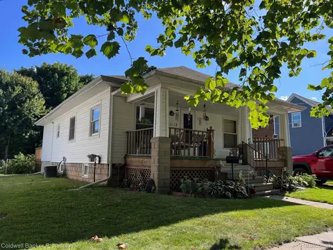 1011 Ryan St, Owosso, MI 48867