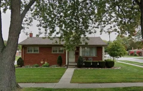 6810 Whitefield St, Dearborn Heights, MI 48127