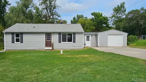 1178 W Grand Blanc Rd, Mundy, MI 48439