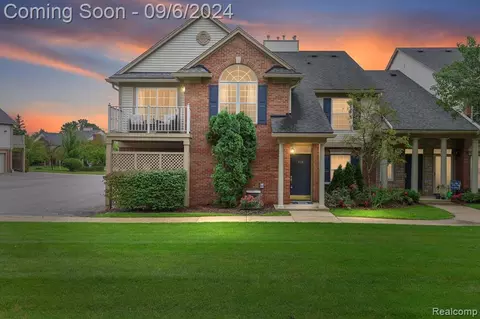 3616 Oakmonte Blvd, Rochester, MI 48306