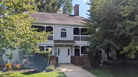613 Curzon Crt Ct #102, Howell, MI 48843