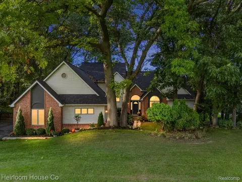 7891 Open Meadows Dr, Brighton, MI 48116