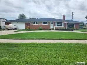 38414 Jefferson Ave, Harrison, MI 48045