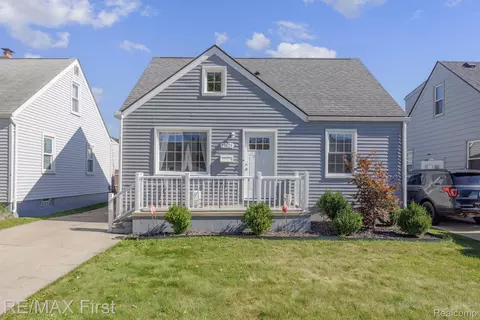 19625 Avalon St, Saint Clair Shores, MI 48080