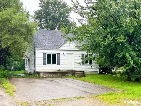 1500 E Buder Ave, Burton, MI 48529