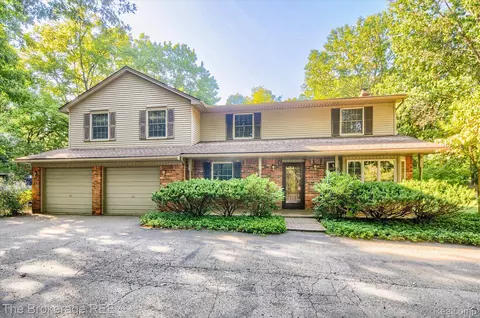 1241 Stetlane, Milford, MI 48381