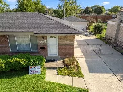 4566 Stratford Dr, Warren, MI 48092