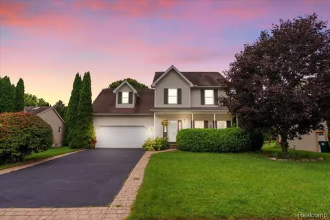 2436 Hickory Circle Dr, Oceola, MI 48855