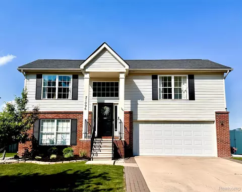 21096 Busenbark Ln, Trenton, MI 48183