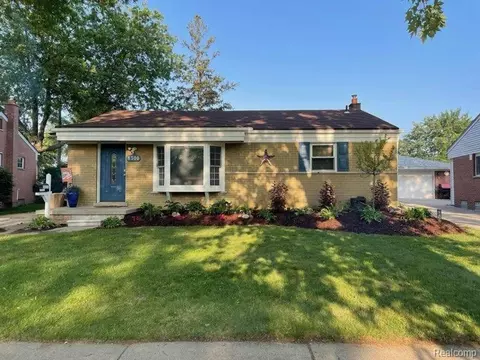 8300 Roselawn St, Westland, MI 48185