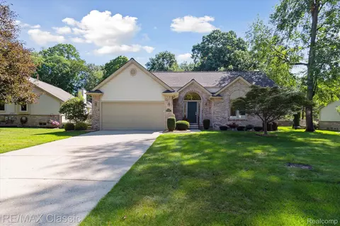 15428 Winchester Dr, Plymouth, MI 48170