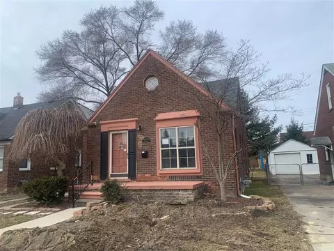 21233 Redmond Ave, Eastpointe, MI 48021