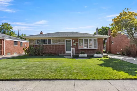 8286 Gary Ave, Westland, MI 48185