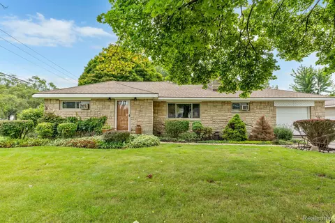 5009 Linden Rd, Mundy, MI 48473