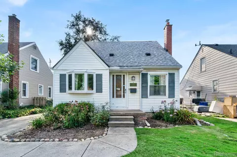 3225 Ellwood Ave, Berkley, MI 48072