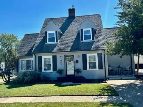 25811 Gibraltar Rd, Flat Rock, MI 48134