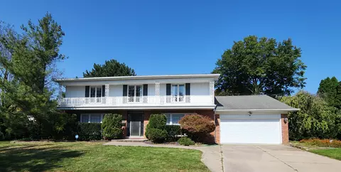608 Canterbury Rd, Grosse Pointe Woods, MI 48236