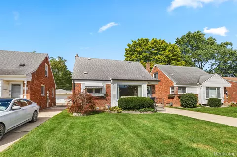 9301 Salem, Redford, MI 48239
