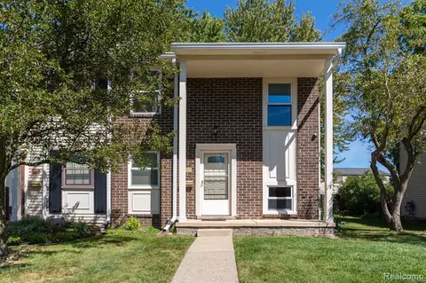 8362 Lakeview Dr, Ypsilanti, MI 48198