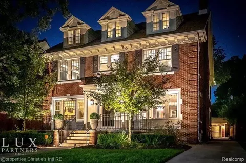 2224 Chicago Blvd, Detroit, MI 48206