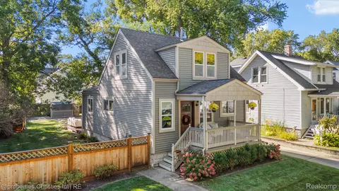 710 S Vermont Ave, Royal Oak, MI 48067