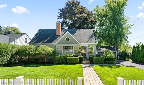 1408 Villa Rd, Birmingham, MI 48009