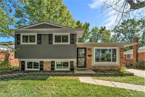 1210 Kenilworth, Clawson, MI 48017