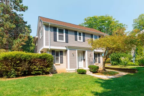 2960 Whittier Crt Ct, Ann Arbor, MI 48104