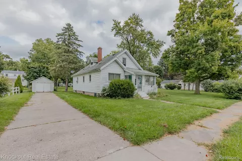 356 W Grant St, Caro, MI 48723