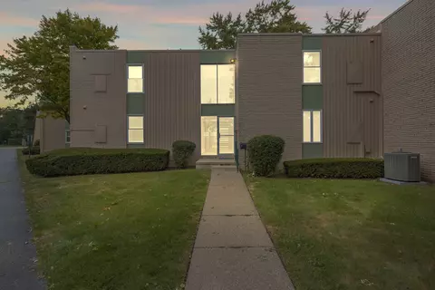 33359 Fargo St C St, Livonia, MI 48152