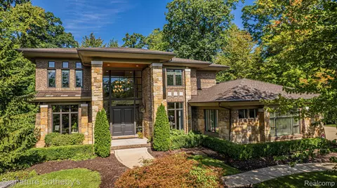 37228 Timberview Ln, Farmington Hills, MI 48331