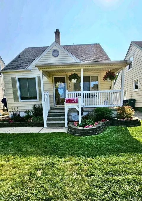 2309 Detroit Ave, Lincoln Park, MI 48146