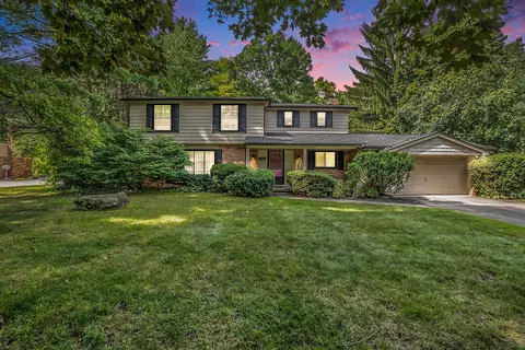 2456 Park Ridge Dr, Bloomfield Hills, MI 48304