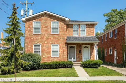 990 Beaconsfield Ave, Grosse Pointe Park, MI 48230