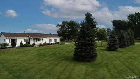 1017 Squaw Creek Rd, Rich, MI 48435