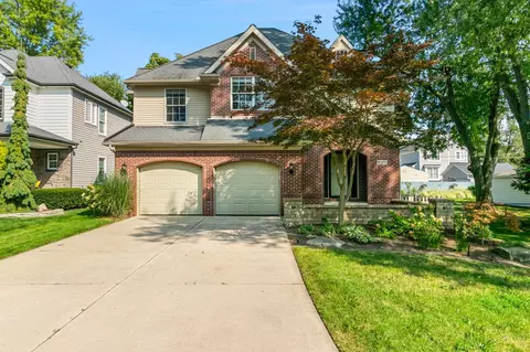 9222 Northern Ave, Plymouth, MI 48170
