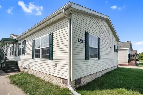 8124 N Morley Dr, Augusta, MI 48191