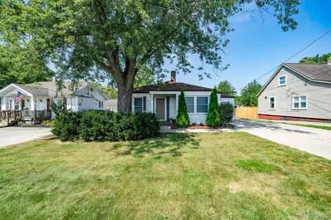 40635 Moravian Dr, Clinton Township, MI 48036