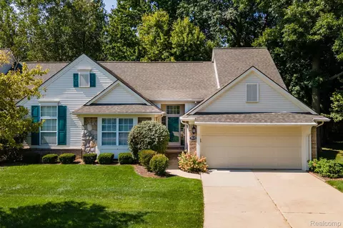5535 Ortman Dr, Sterling Heights, MI 48314