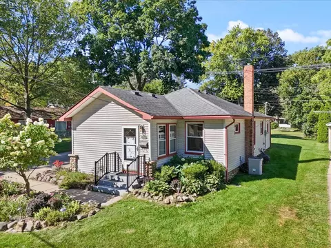 514 S Main St, Milford, MI 48381