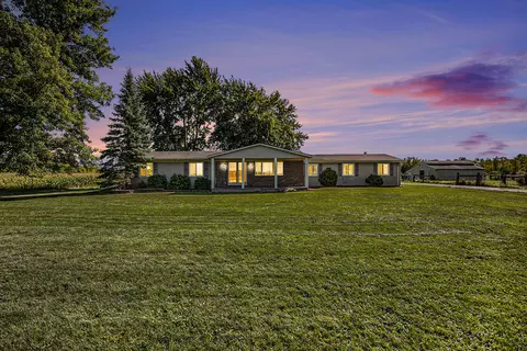 14775 Hough Rd, Berlin, MI 48002