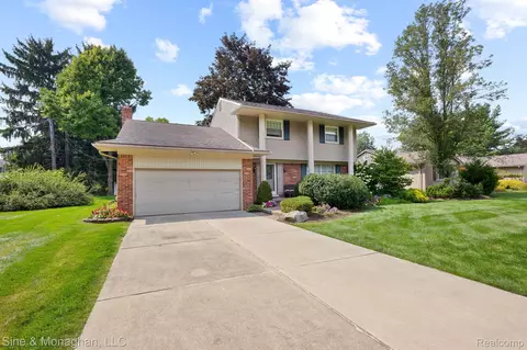 266 Clair Hill Dr, Rochester Hills, MI 48309
