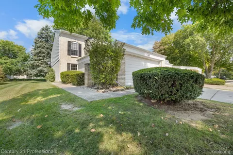 98 Manor Way 26 7 #26, Rochester Hills, MI 48309