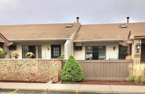 25123 Heritage Court Unit #60, South Lyon, MI 48178