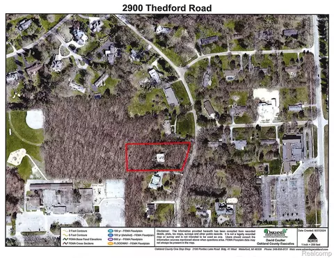2900 Thedford Rd, Bloomfield Hills, MI 48304
