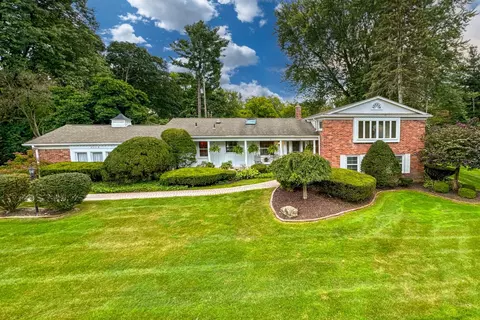 3779 Peabody Dr, Bloomfield Hills, MI 48301