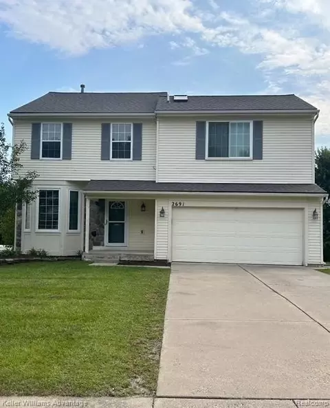 2691 Driftwood Dr, Waterford, MI 48329